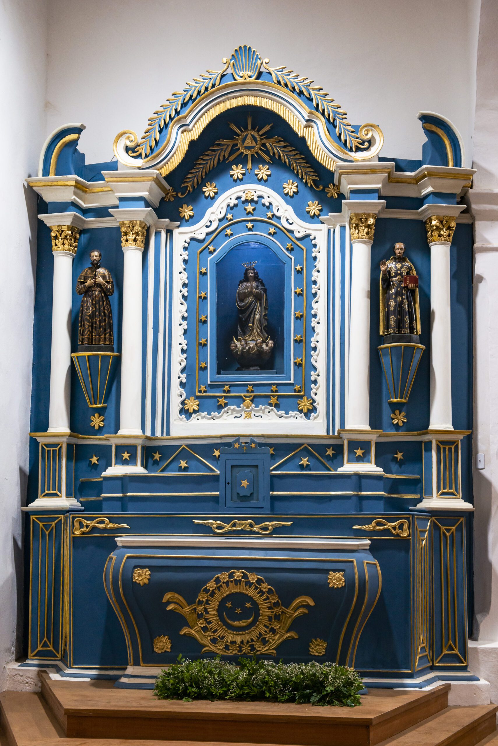 Altar lateral do Santuário Nacional de Anchieta