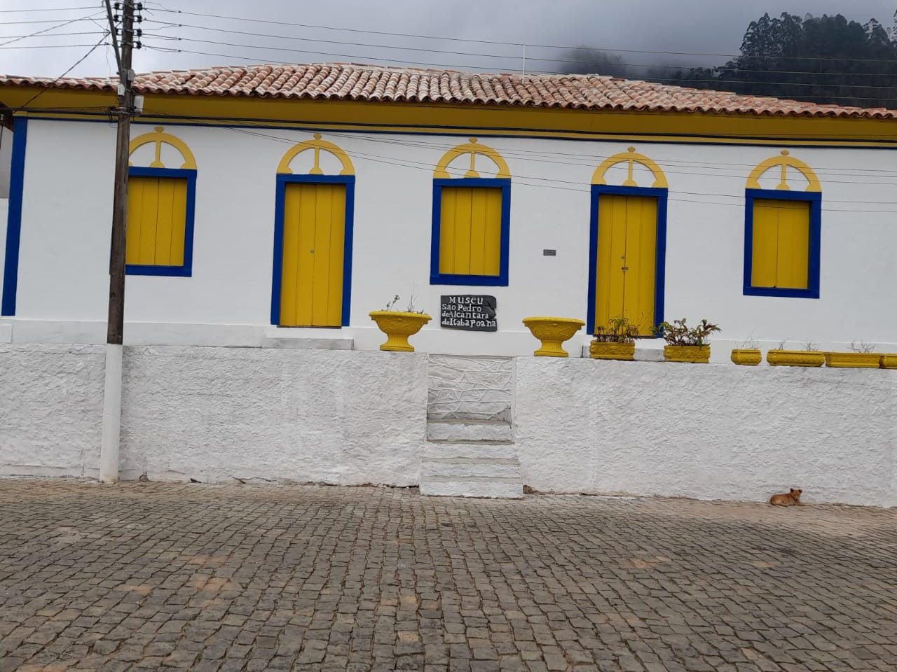 Fachada do Museu São Pedro de Alcântara do Itabapoana, em Mimoso do Sul, com a arquitetura colonial do século XIX preservada