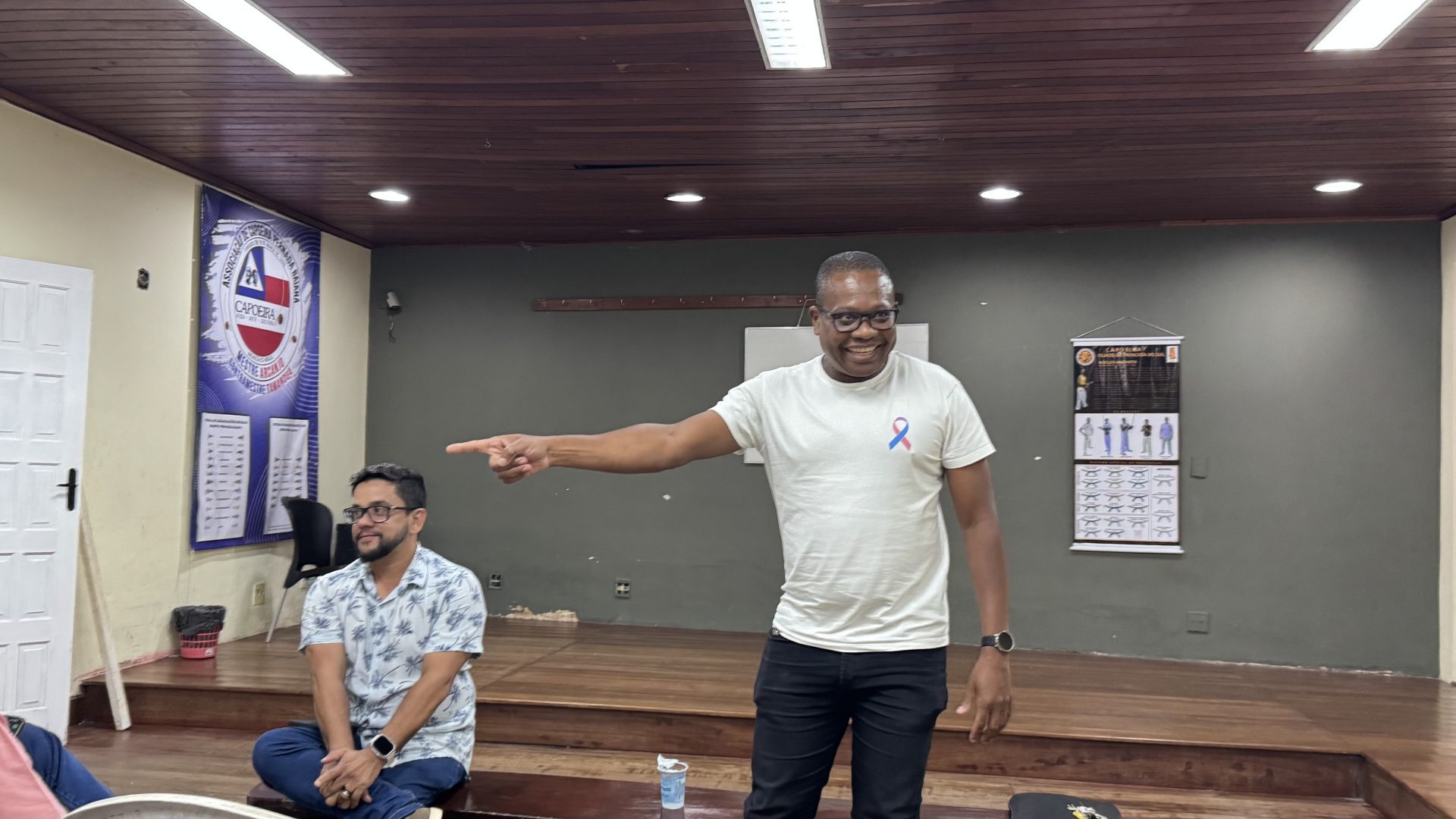 Agentes culturais reunidos no Centro Cultural Thiago Bezerra Leite durante encontro de acompanhamento dos editais da PNAB em Anchieta