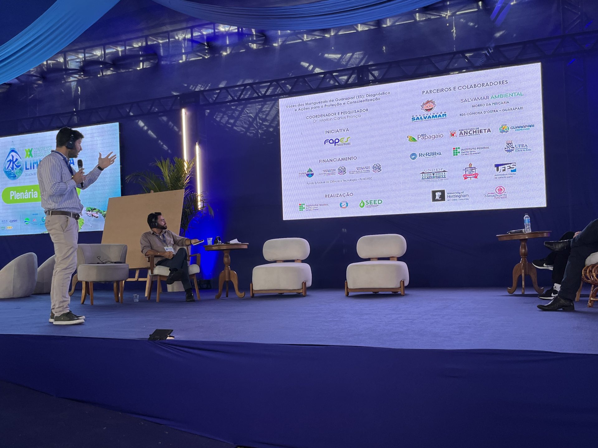 Mesa redonda sobre ecossistemas costeiros e pagamento por serviços ambientais