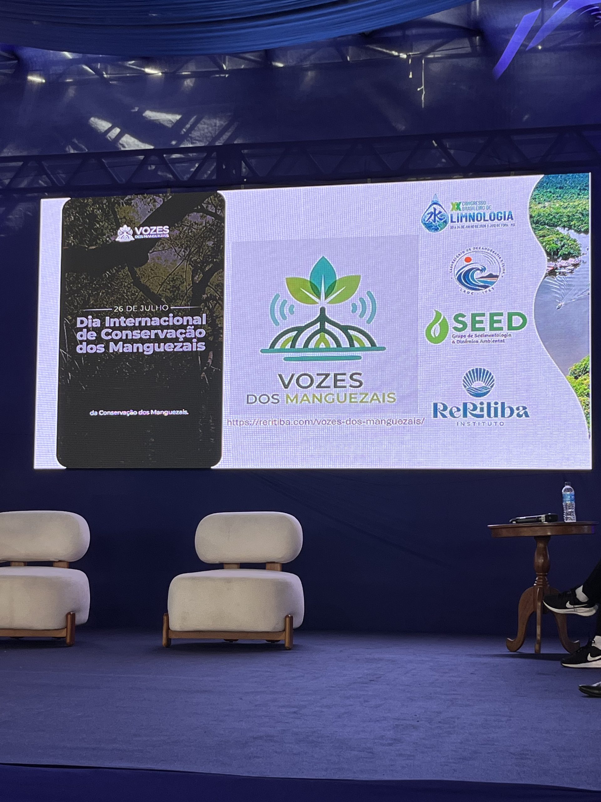 Apresentação do projeto Vozes dos Manguezais no congresso de Limnologia